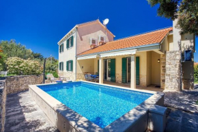 NEW! Villa SAN with heated pool, traditional surroundings, 3-bedrooms